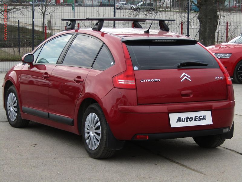 Citroën C4 (2009) 1.4 16V, 1.maj,ČR, AC, STK2 - fotka 6 z 16