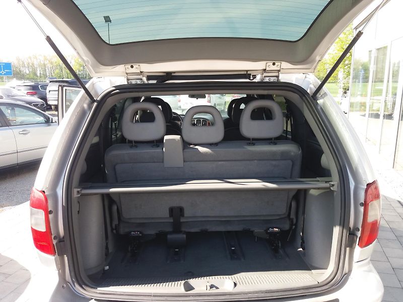 Chrysler Grand Voyager 2.8 CRD,110kW,AUTOMAT,7.MÍST!! - fotka 7 z 23