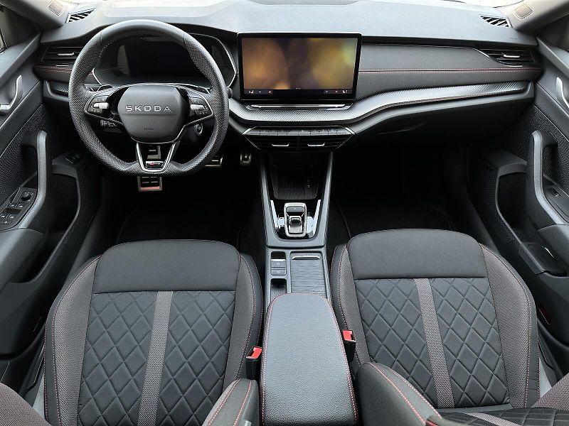 Škoda Octavia RS 2.0TSi DSG 265PS Matrix-LED - fotka 43 z 51