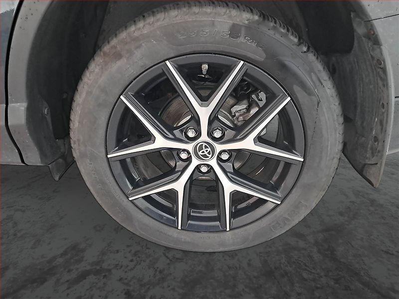 Toyota RAV4 (2018) 2.5 Hybrid - fotka 15 z 18