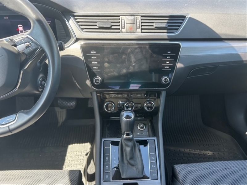 Škoda Superb 2,0 TSI 140 Style DSG - fotka 10 z 11