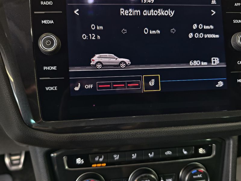 Volkswagen Tiguan 2.0 TDi KAMERA, IQ.DRIVE, DPH - fotka 21 z 26