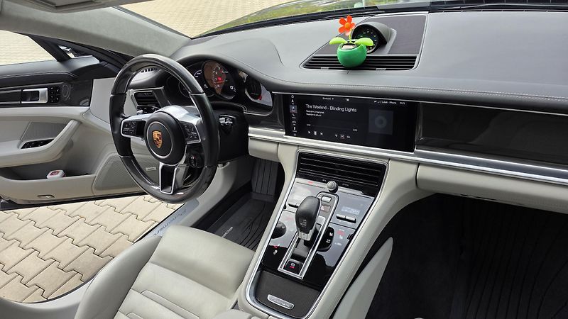 Porsche Panamera (2018) TURBO TOP STAV - fotka 11 z 12