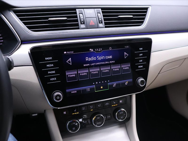 Škoda Superb 2,0 TDI  110 kW DSG DPH CZ - fotka 25 z 43