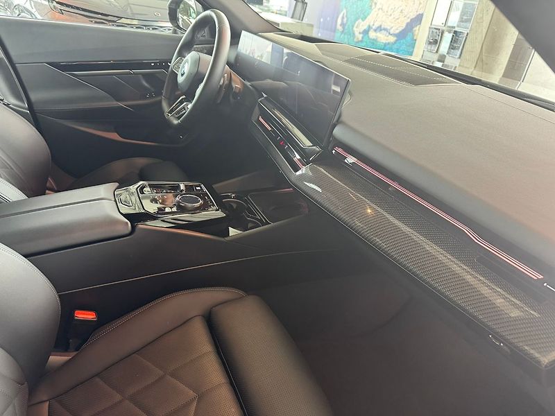 BMW Řada 5 540d xDrive Touring Nezávislé - fotka 20 z 28