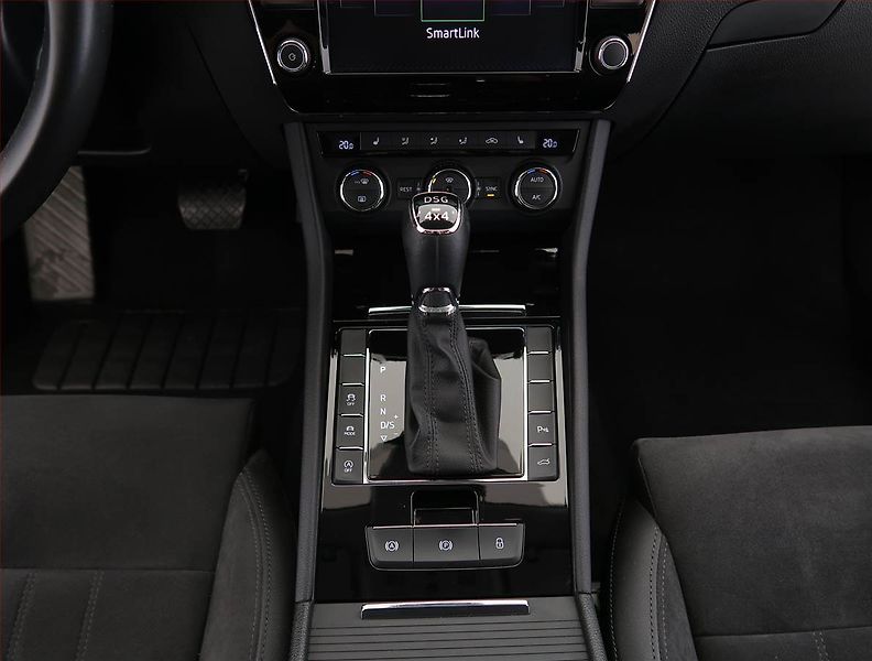 Škoda Superb (2016) 2.0 TDI 4x4, 4X4, Automat - fotka 13 z 31