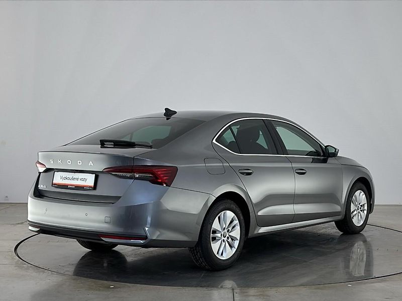 Škoda Octavia Top Selection DSG - fotka 2 z 29