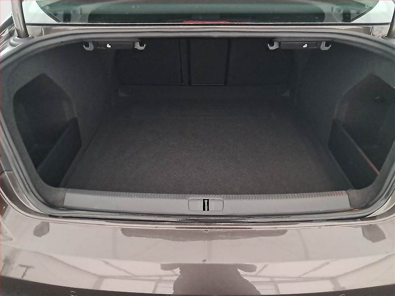Volkswagen Passat (2013) 2.0 TDI, Automat, Tempomat - fotka 14 z 20