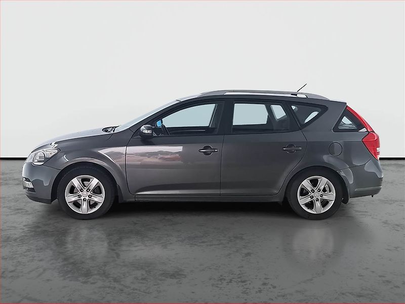 Kia Ceed (2010) 1.6 CRDi, po STK, Tažné - fotka 3 z 19
