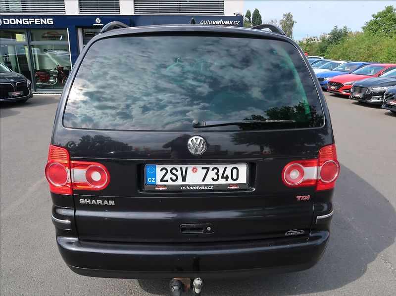 Volkswagen Sharan 1,9 TDi,96kW,7míst,aut.klima - fotka 7 z 24