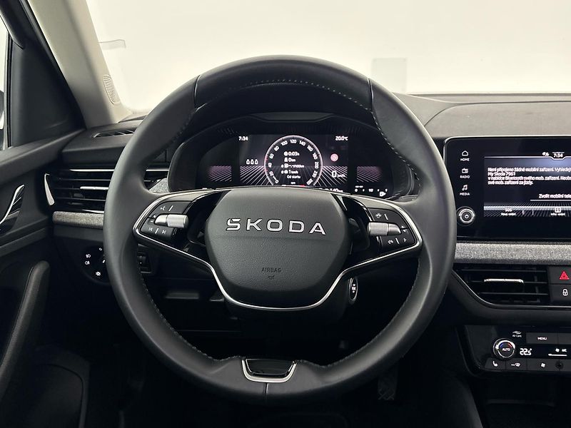 Škoda Kamiq Selection - fotka 18 z 27