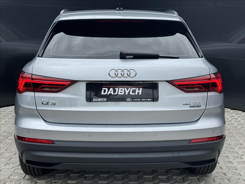 Audi Q3 2,0 40TDI quattro S tronic DPH - fotka 8 z 29