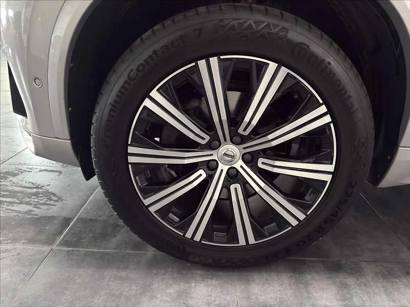 Volvo XC90 2,0   B5 POLESTAR HARMAN 360 - fotka 34 z 40