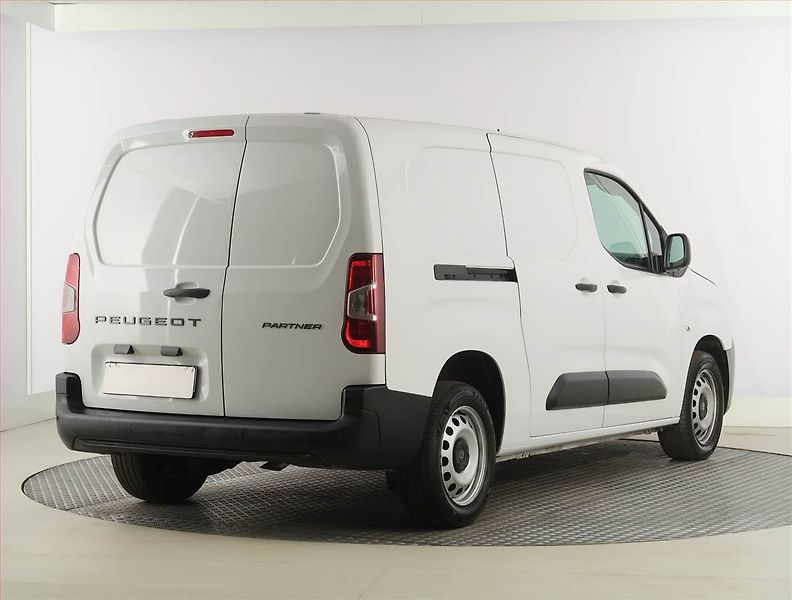 Peugeot Partner (2025) Maxi 1.5 BlueHDi, 3Místa, ČR - fotka 5 z 17
