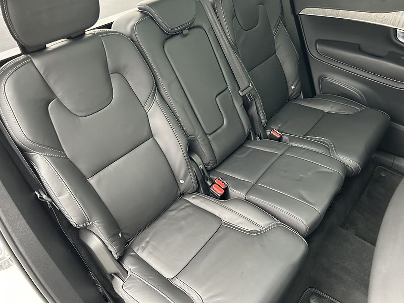 Volvo XC90 2.0 B5 4x4 Plus - fotka 14 z 32
