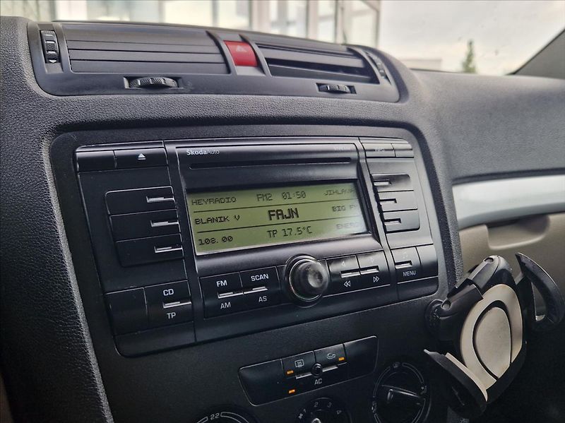 Škoda Octavia 2,0 TDi 103kW AC NOVÝ OLEJ - fotka 26 z 31