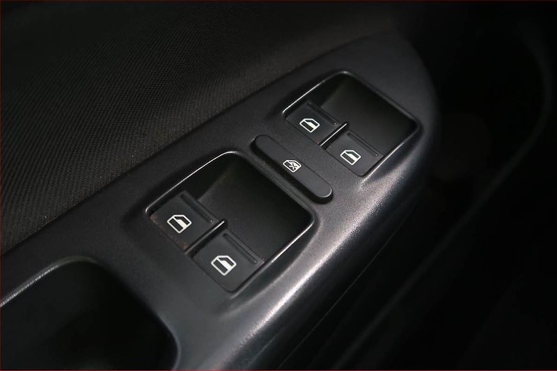 Škoda Octavia (2009) 1.9 TDI, po STK, Tažné - fotka 14 z 14