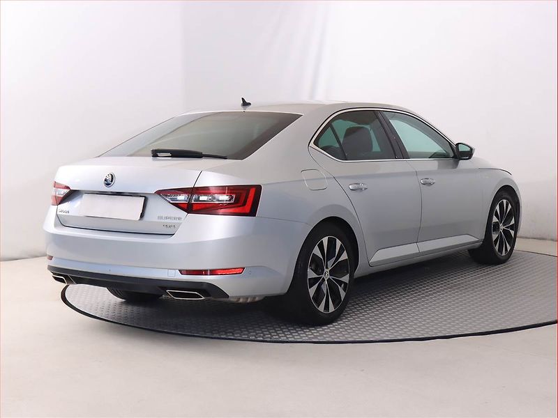 Škoda Superb (2016) 2.0 TSI, 4X4, Automat, Kůže - fotka 5 z 22