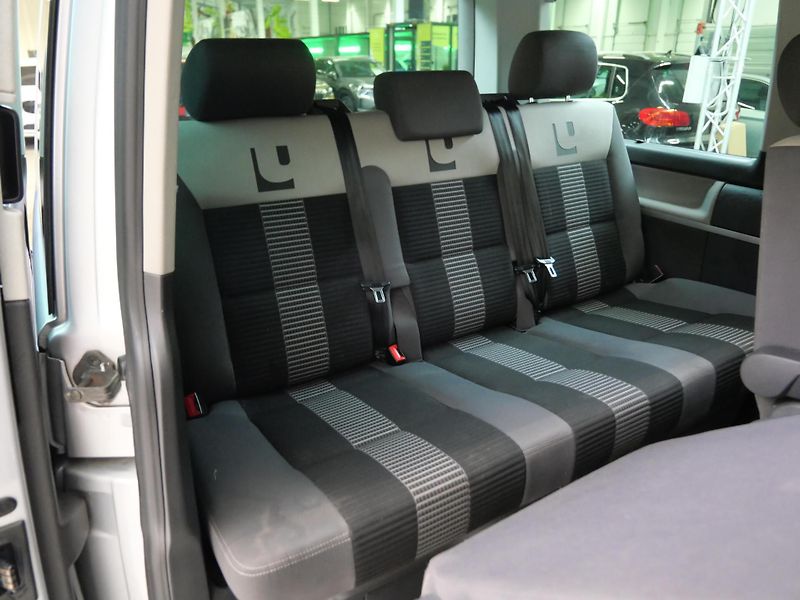 Volkswagen Multivan - fotka 27 z 29