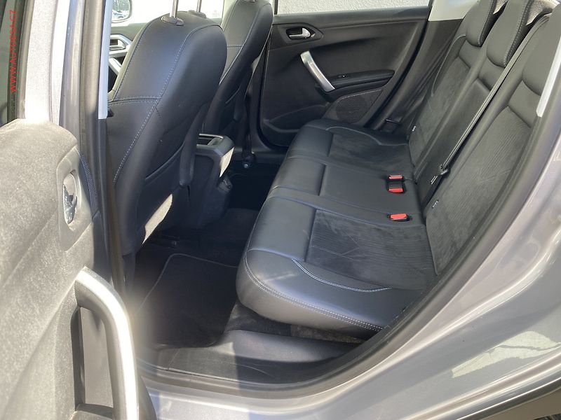 Peugeot 2008 (2017) 1.2 PT, Crossway, panor - fotka 10 z 17