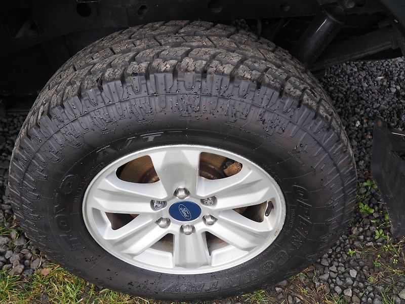 Ford F-150 (2018) 3.3L 4x4 SuperCrew - fotka 37 z 41
