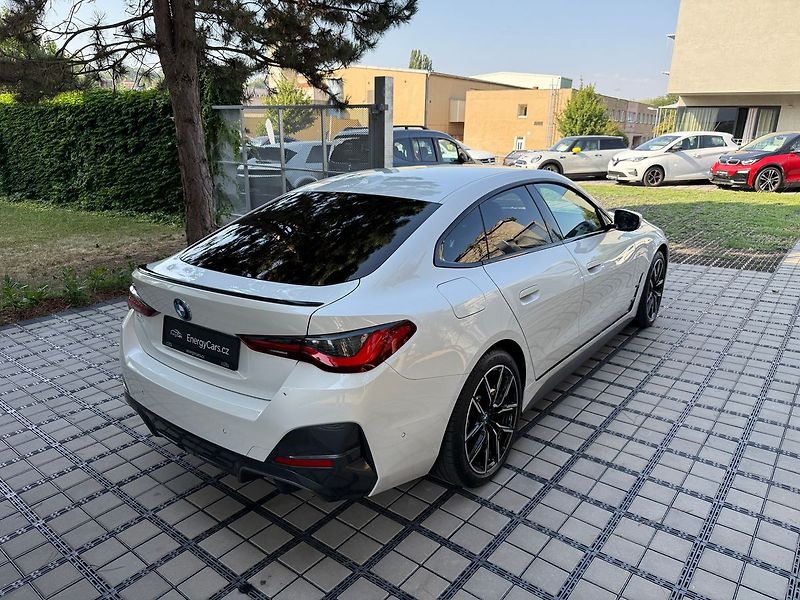 BMW Ostatní eDrive 40 LASER H&K HUD Mpaket - fotka 43 z 46
