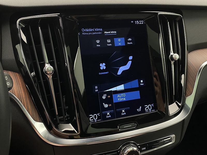 Volvo V60 CC B4 AWD BRIGHT PLUS AUT  - fotka 38 z 41