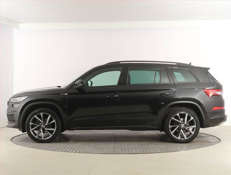 Škoda Kodiaq (2022) Sportline 1.5 TSI, digi klima - fotka 3 z 27