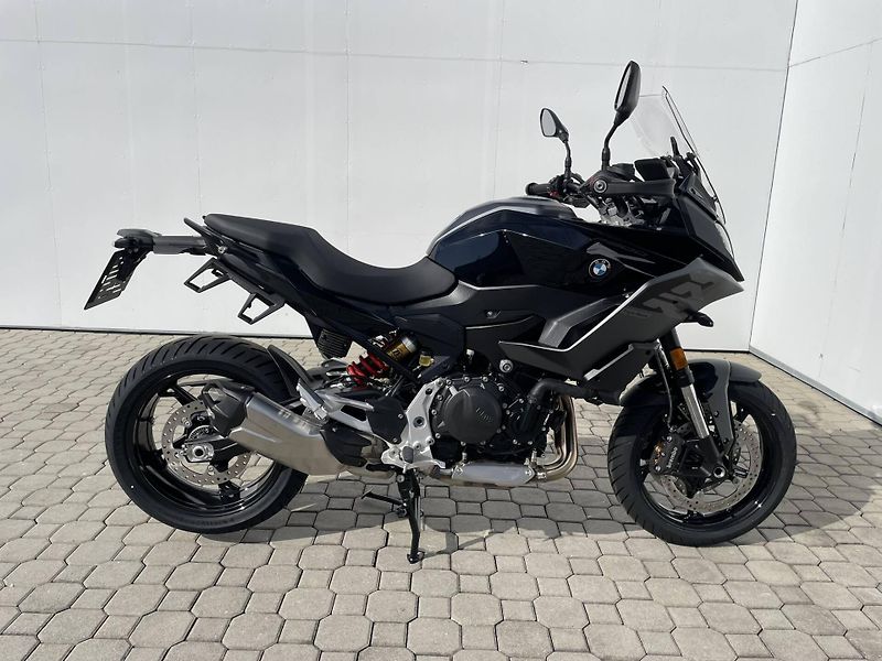 BMW F 900 XR - fotka 2 z 12