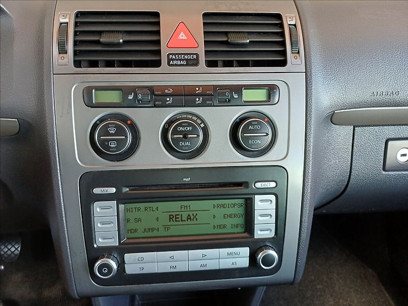 Volkswagen Touran 1,9 TDI 77kW,2x kola - fotka 15 z 25