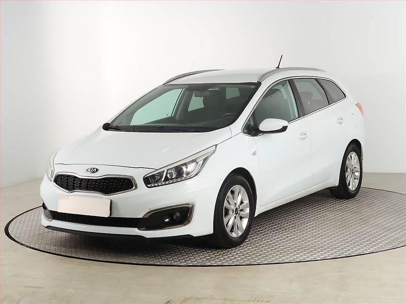 Kia Ceed (2016) 1.4 CVVT, Serv.kniha, Tempomat - fotka 2 z 16