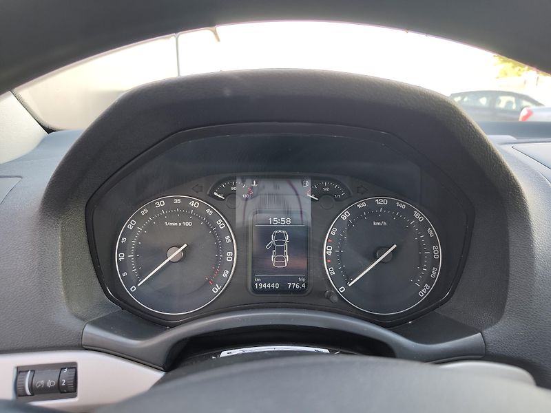 Škoda Octavia II,1.6MPi,SERVISNÍ KNIHA,ČR - fotka 12 z 23