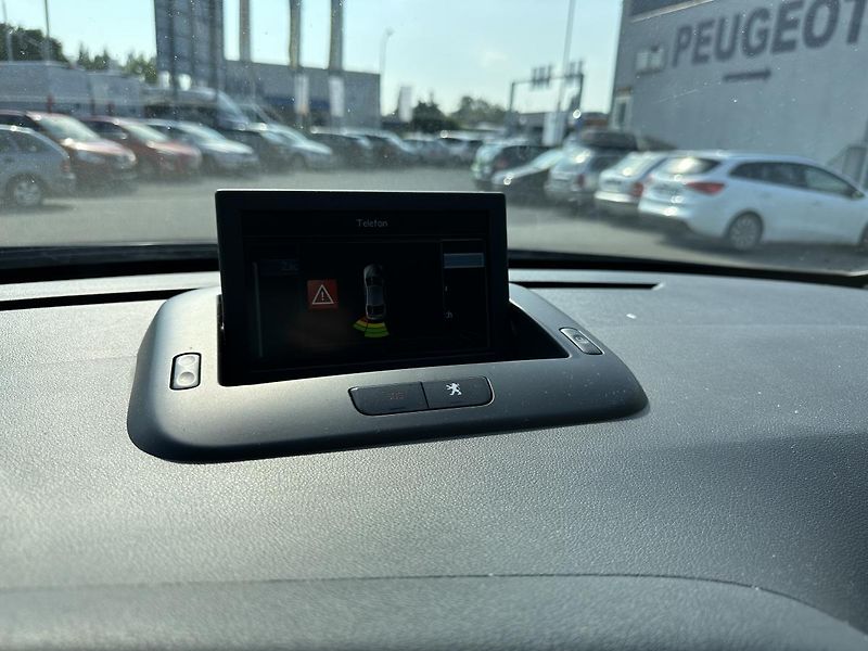 Peugeot 3008 (2015) Acttive 1.6HDi 88kW Navi 1maj - fotka 26 z 47