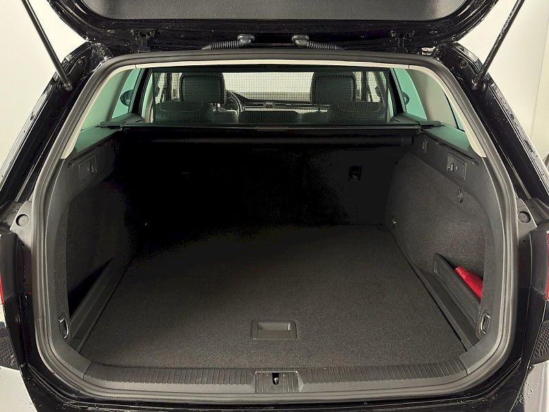 Volkswagen Passat (2023) Alltrack 2.0 TDI 147kW 4Motion - fotka 33 z 35