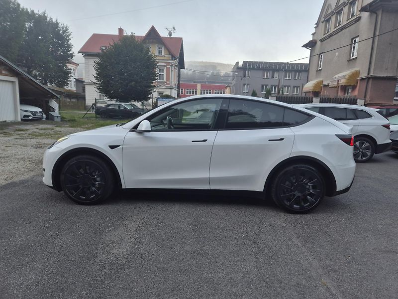 Tesla Model Y RWD 220kw TZ SOH 93,1 % - fotka 6 z 50