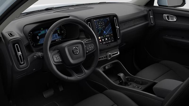 Volvo XC40 (2026) B3 AUT ESSENTIAL - fotka 2 z 17