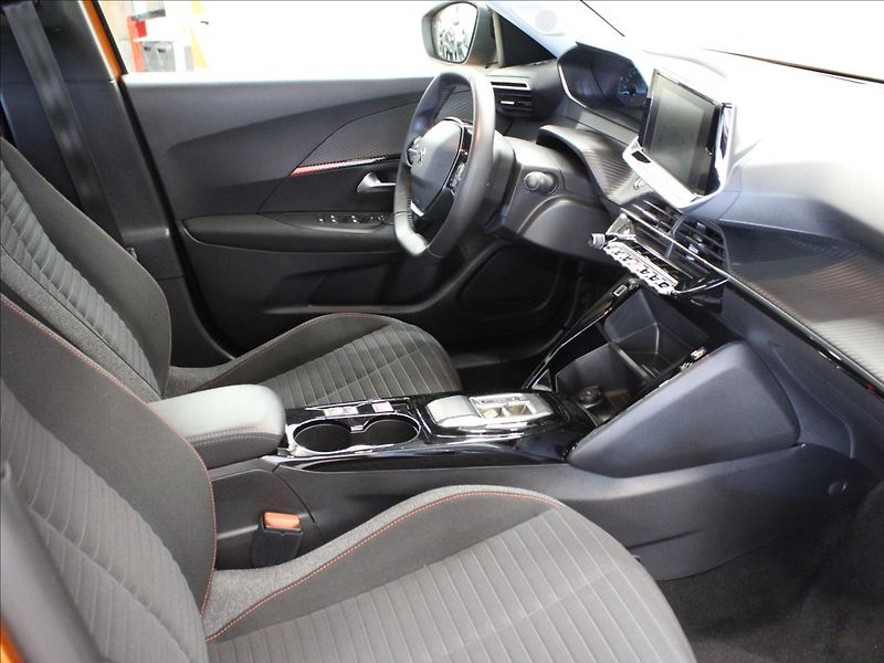 Peugeot 2008 0,0 e-2008 100kw/136hp - fotka 13 z 38