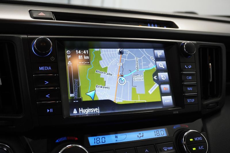 Toyota RAV4 2,5 HYBRID H3 4X2 AUT. - fotka 20 z 28