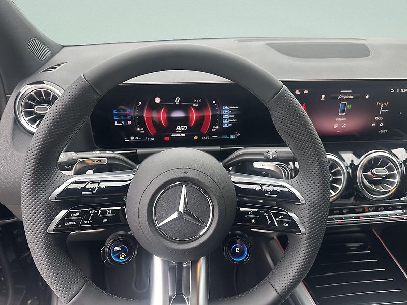 Mercedes-Benz GLA (2025) 35 AMG - fotka 10 z 15