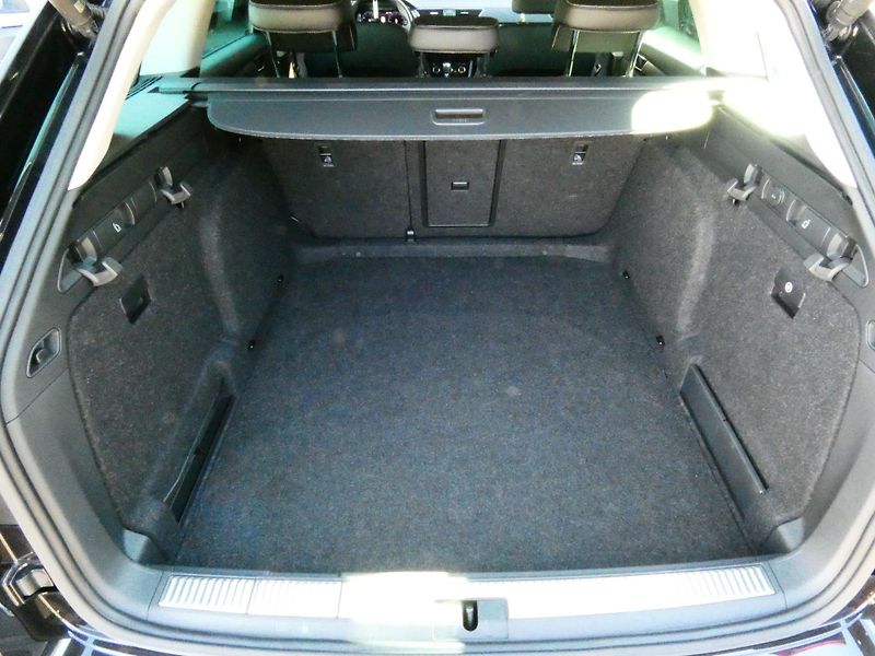 Škoda Superb III /FL Combi StylePlus 2.0 TD - fotka 29 z 30