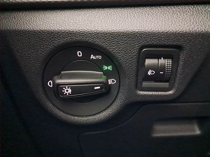 Škoda Kamiq (2023) Ambition 1.0 TSI - fotka 18 z 20