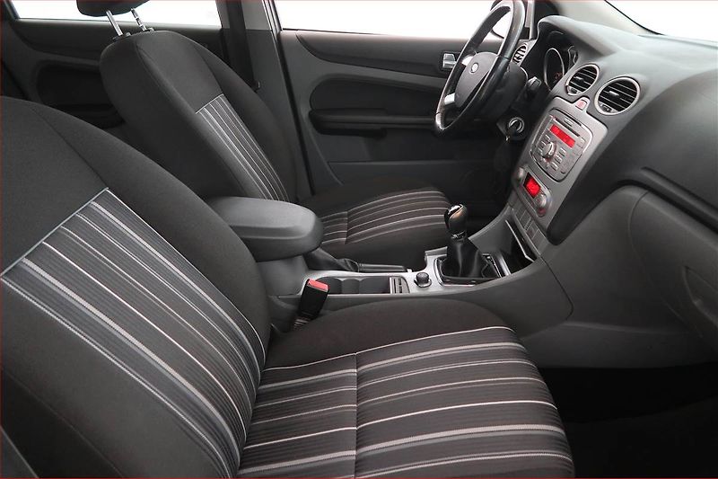 Ford Focus (2008) 1.6 16V, po STK, jezdí skvěle - fotka 9 z 15