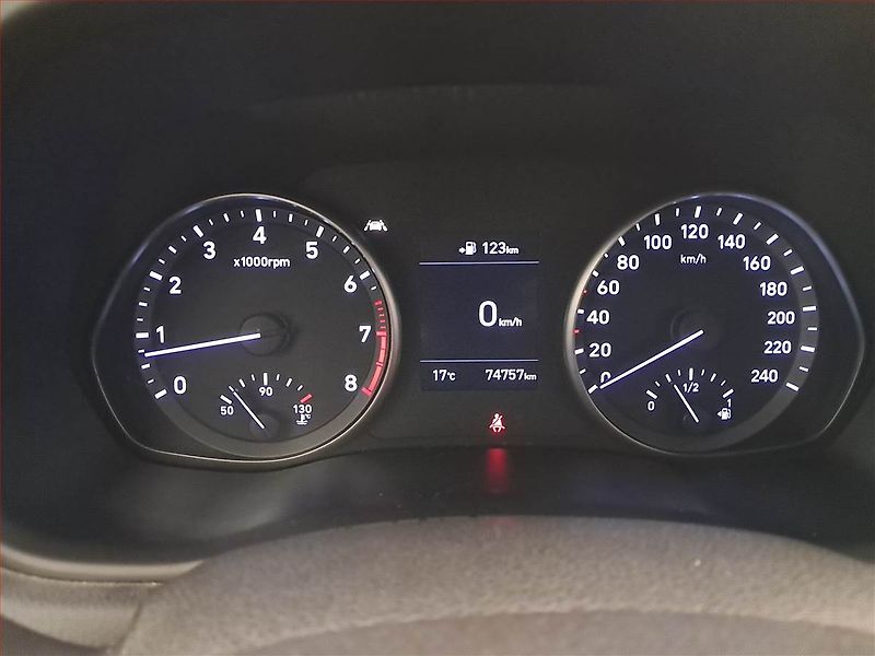 Hyundai i30 (2018) 1.4 T-GDI, Serv.kniha - fotka 11 z 16