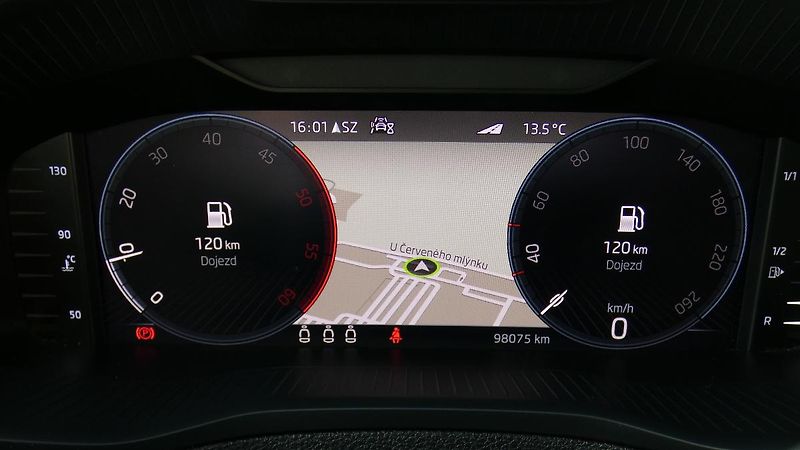 Škoda Karoq 2.0 TDI Style - fotka 13 z 22
