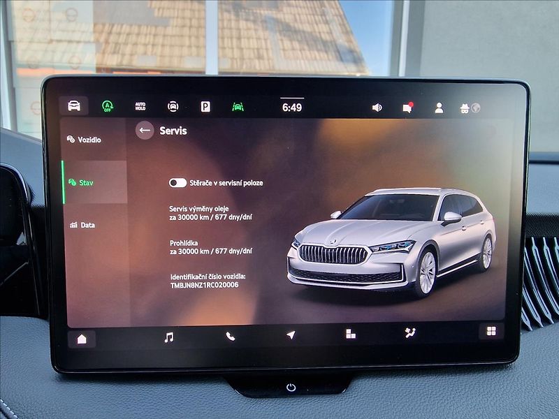 Škoda Superb 1.5 TSI DSG 110kW L&K Combi - fotka 31 z 50