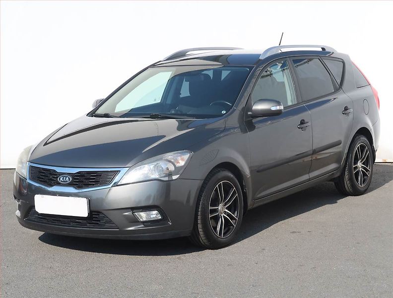 Kia Ceed (2010) 1.6 CRDi, Serv.kniha, po STK - fotka 2 z 17