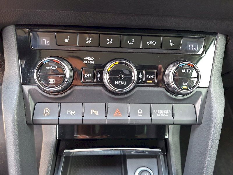 Škoda Karoq (2019) 2.0 TDI / 110 kW / 6MP / STYLE - fotka 25 z 35