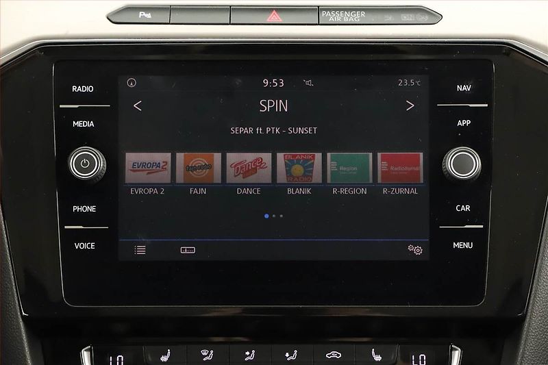 Volkswagen Passat (2018) 2.0 TDI, Kůže, Navi, Tempomat - fotka 13 z 20