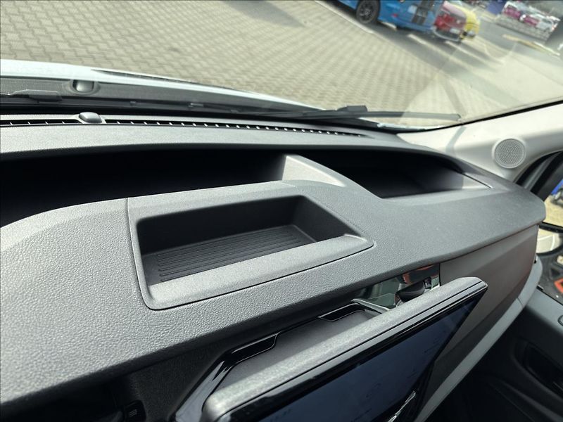 Ford Transit 2,0 EcoBlue 121kW L4 DPH - fotka 42 z 43