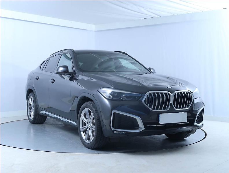 BMW X6 (2021) xDrive30d - fotka 1 z 20